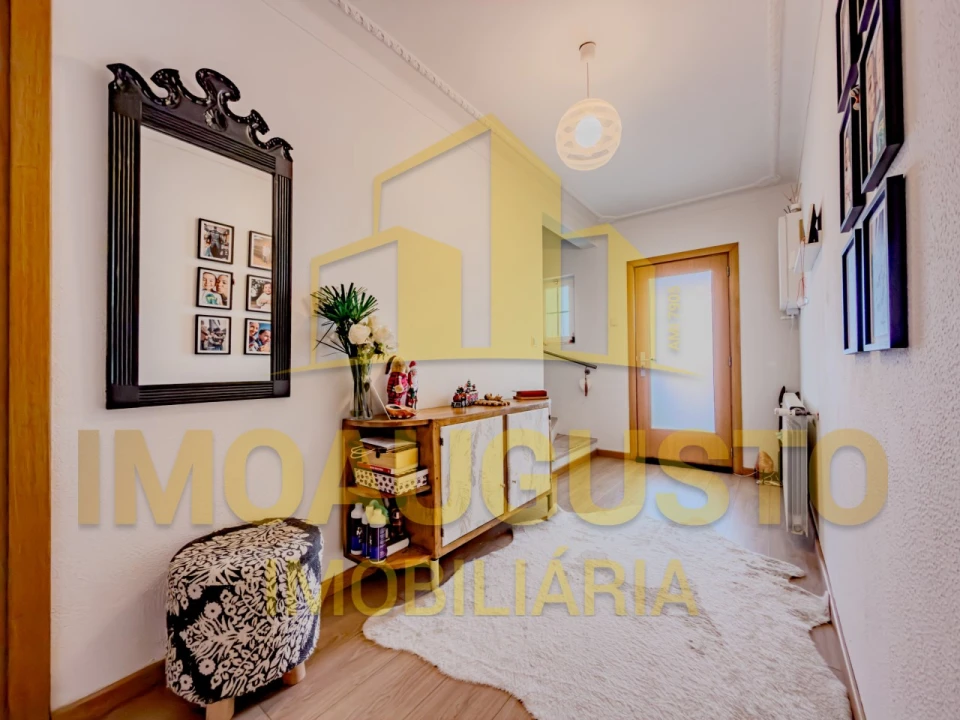 Moradia T3 para Venda em Guarda Foto 2