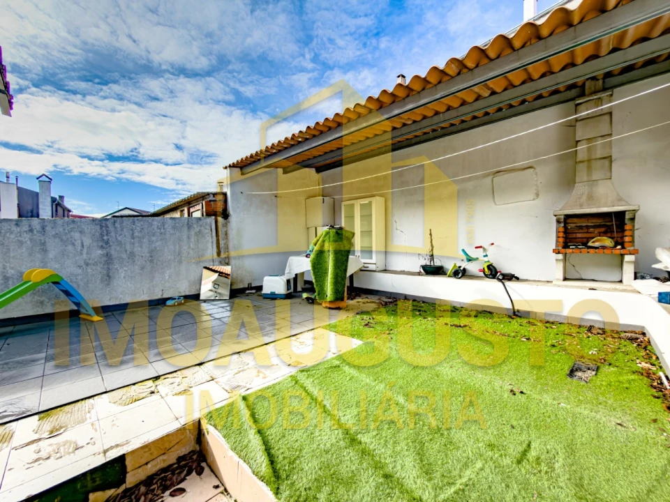 Moradia T3 para Venda em Guarda Foto 22