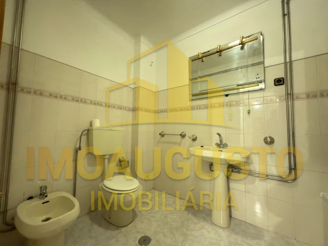 Moradia T3 para Venda em Guarda Foto 11