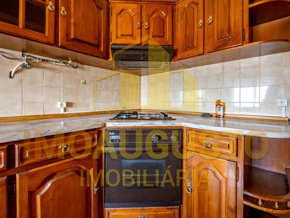 Moradia T2 para Arrendamento em Gouveia (São Pedro e São Julião) Foto 3