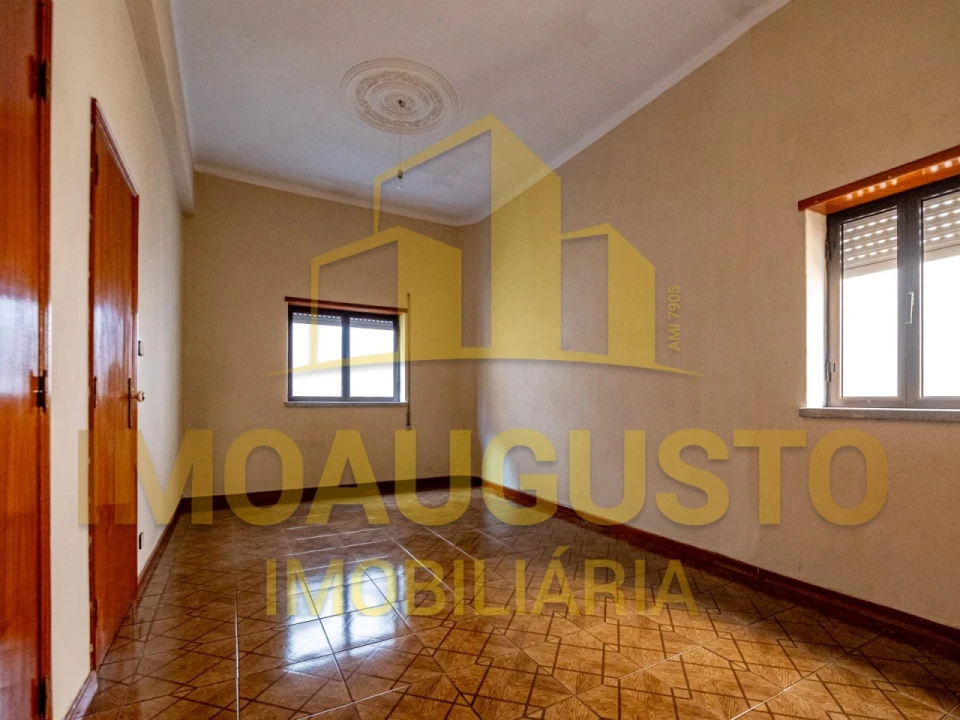 Moradia T2 para Arrendamento em Gouveia (São Pedro e São Julião) Foto 7