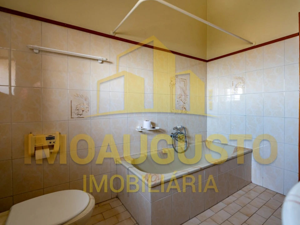 Moradia T2 para Arrendamento em Gouveia (São Pedro e São Julião) Foto 10