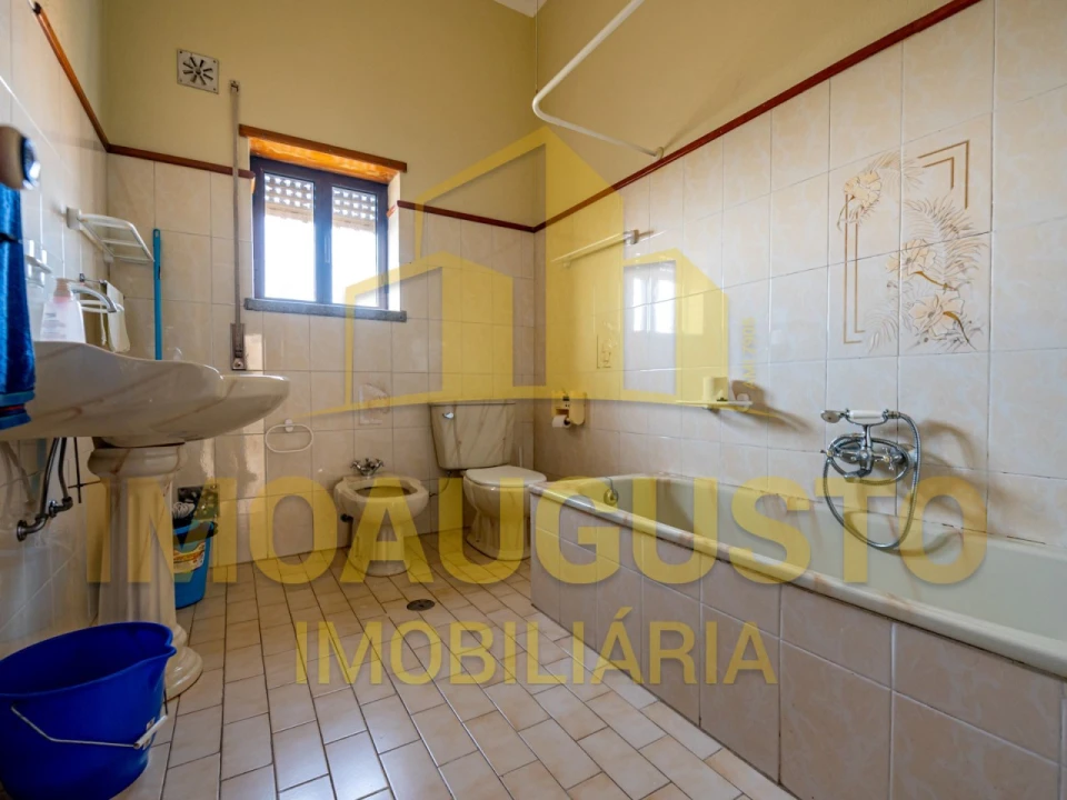 Moradia T2 para Arrendamento em Gouveia (São Pedro e São Julião) Foto 11