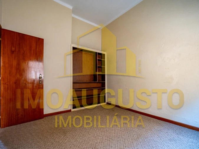 Moradia T2 para Arrendamento em Gouveia (São Pedro e São Julião) Foto 5