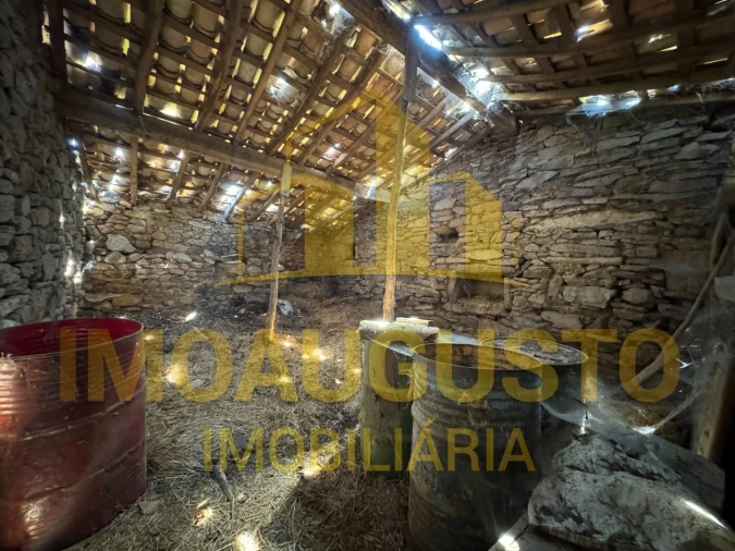 Moradia T4 para Venda em Almeida Foto 2