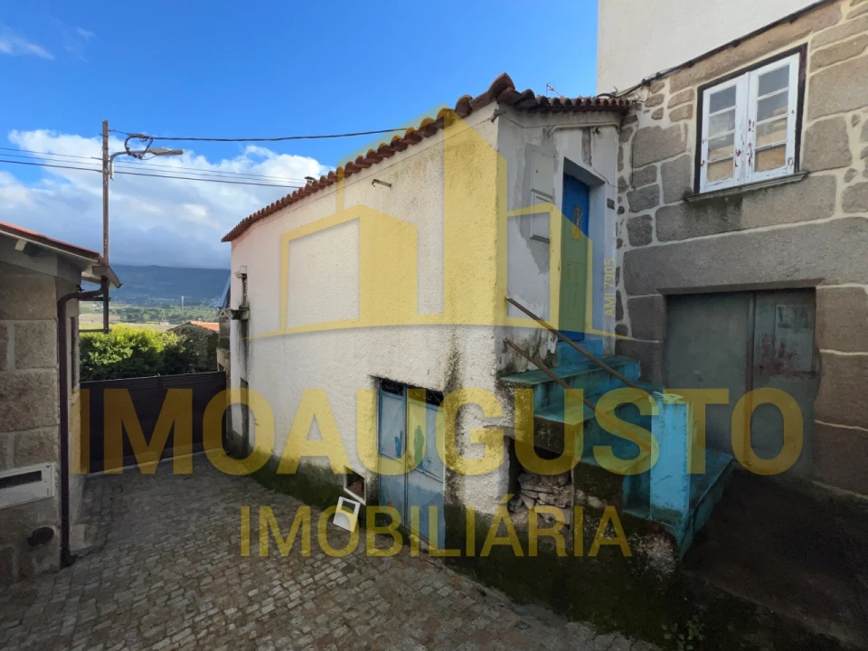 Moradia T2 para Venda em Pinhanços Foto 1