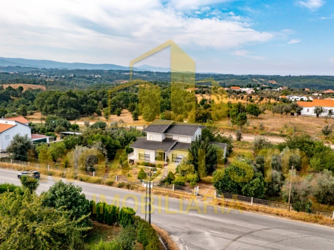 Moradia T4 para Venda em Santa Comba Foto 30