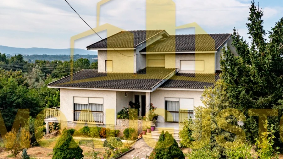 Moradia T4 para Venda em Santa Comba