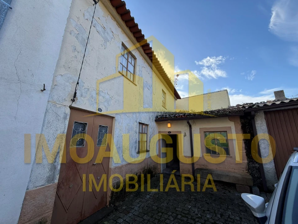 Moradia T2 para Venda em Escalhão Foto 1