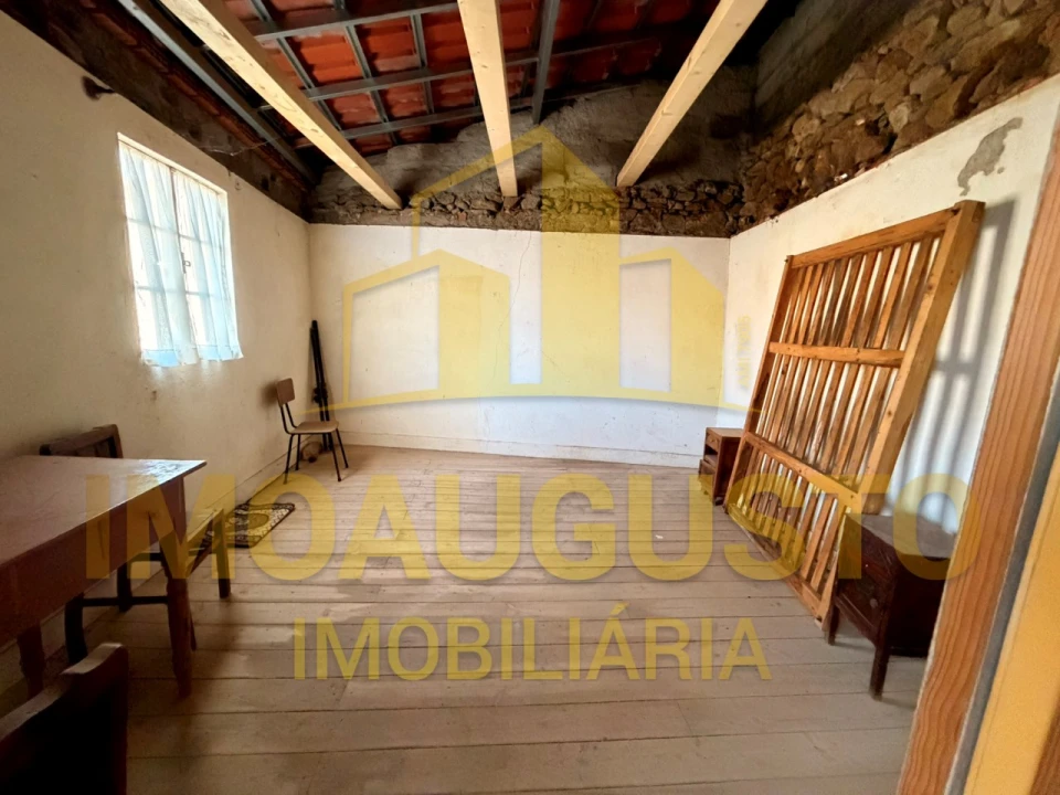 Moradia T2 para Venda em Escalhão Foto 4