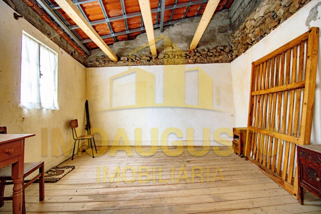 Moradia T2 para Venda em Escalhão Foto 9