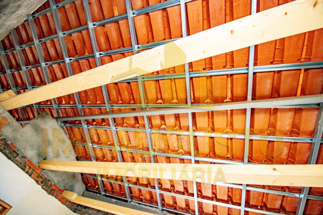 Moradia T2 para Venda em Escalhão Foto 11