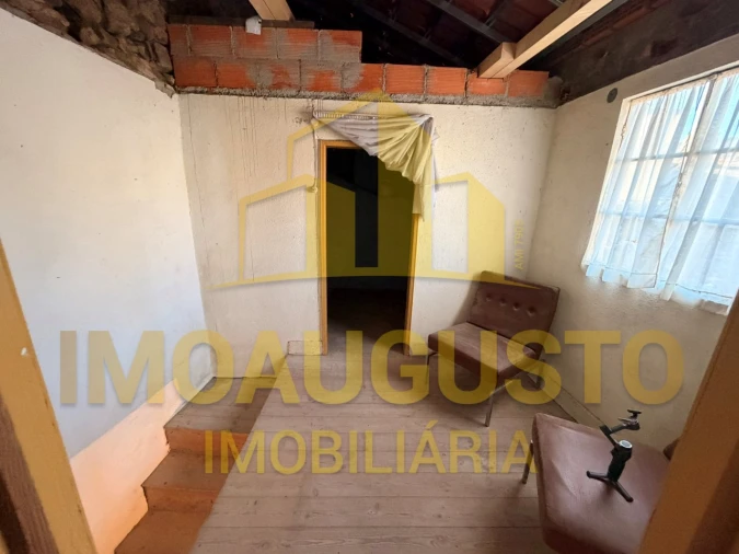 Moradia T2 para Venda em Escalhão Foto 5