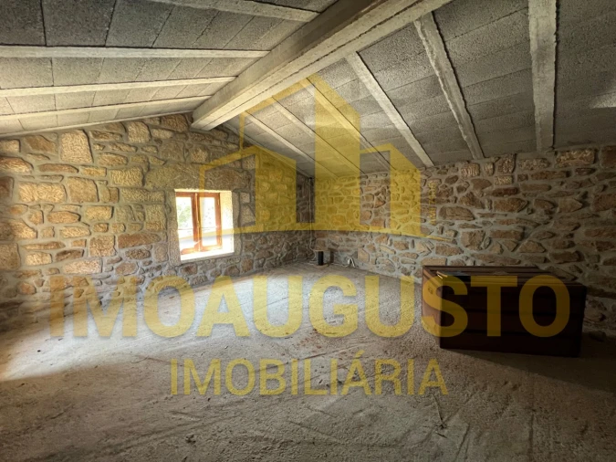 Moradia T1 para Venda em Aldeia da Ponte Foto 4