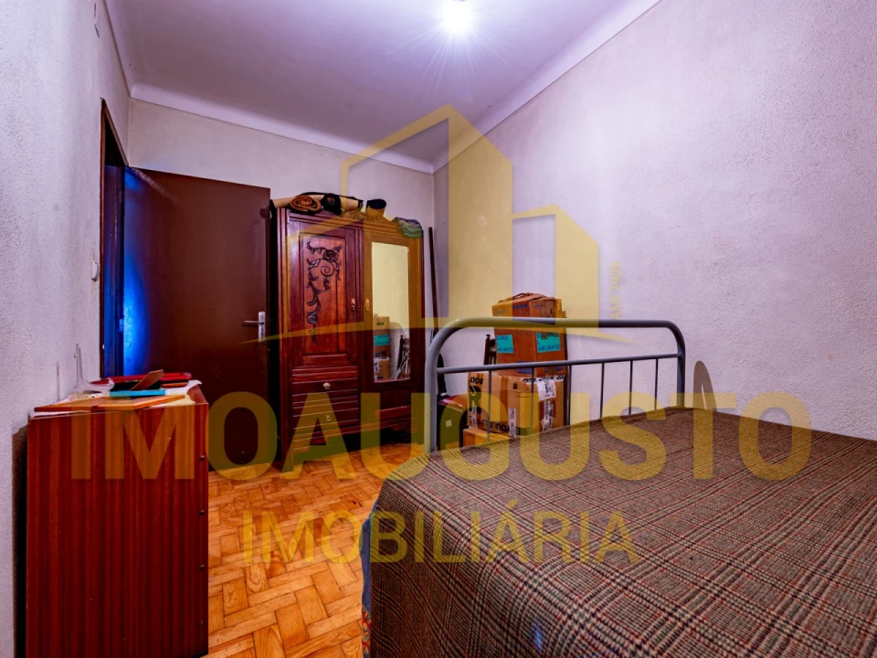 Moradia T4 para Venda em Santiago Foto 17