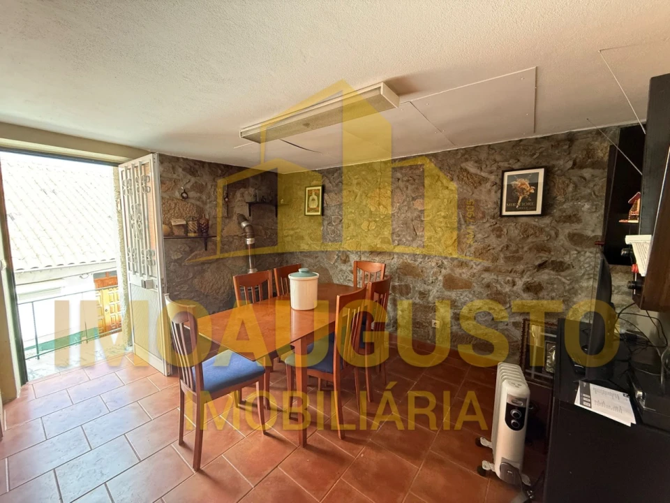 Moradia T4 para Venda em Manteigas (São Pedro) Foto 2