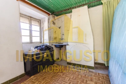 Moradia T3 para Venda em Bendada