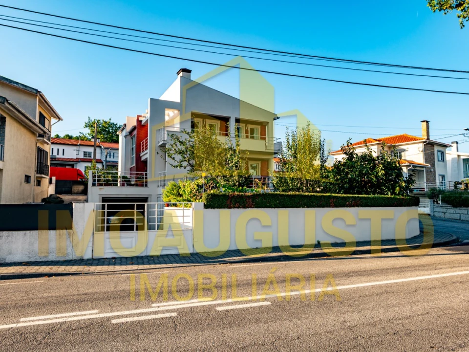 Moradia T5 para Venda em Guarda Foto 7