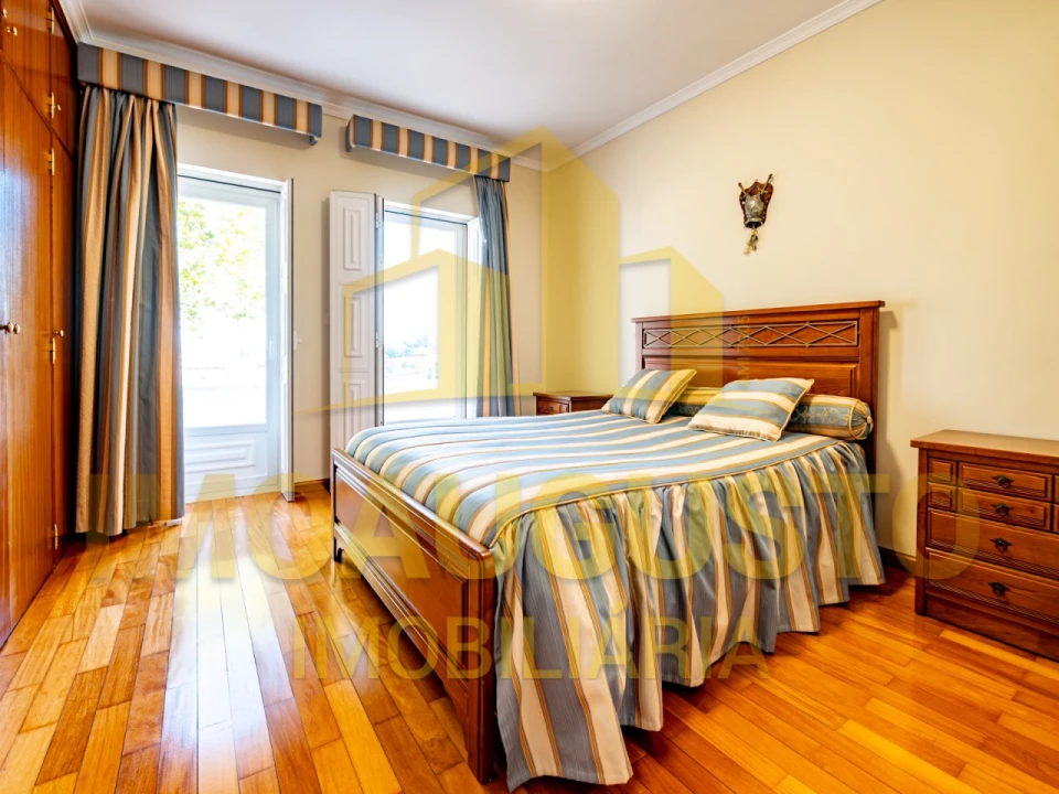 Moradia T5 para Venda em Guarda Foto 27