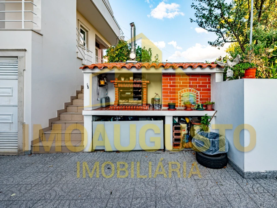 Moradia T5 para Venda em Guarda Foto 36