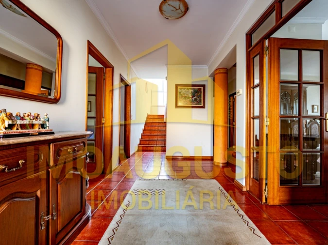 Moradia T5 para Venda em Guarda Foto 11