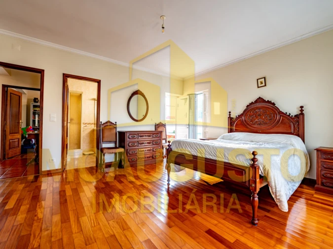 Moradia T5 para Venda em Guarda Foto 23