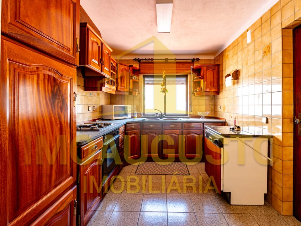 Moradia T5 para Venda em Sazes da Beira Foto 4