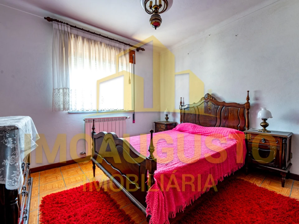 Moradia T5 para Venda em Sazes da Beira Foto 11