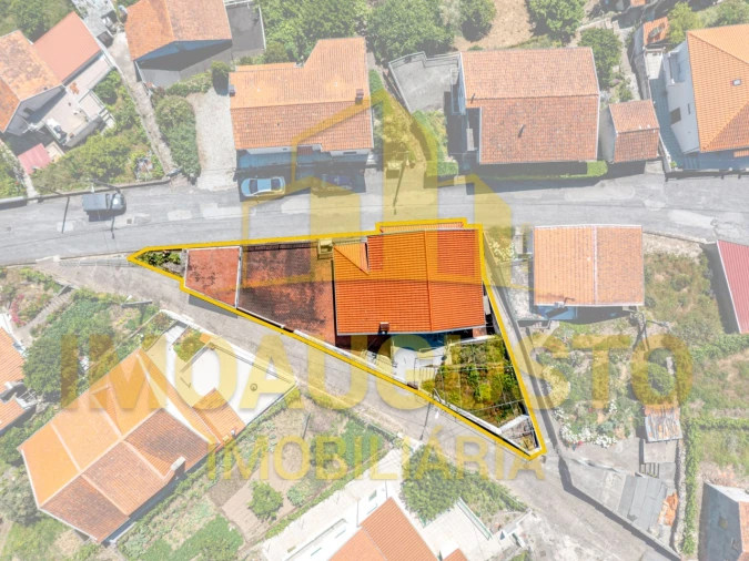 Moradia T5 para Venda em Sazes da Beira Foto 2