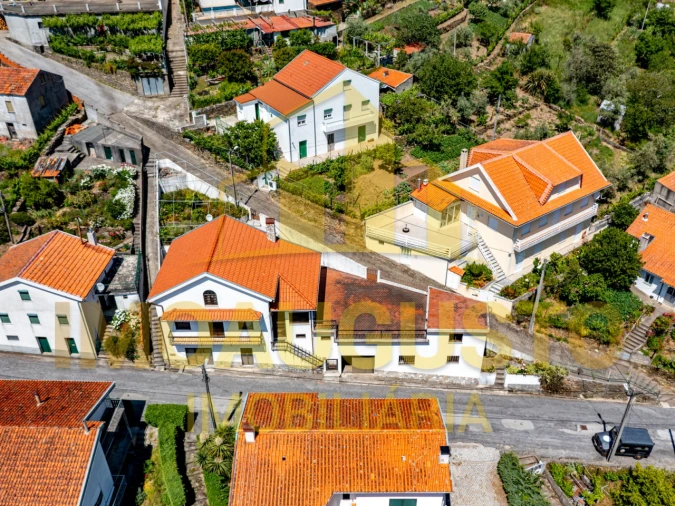 Moradia T5 para Venda em Sazes da Beira Foto 3