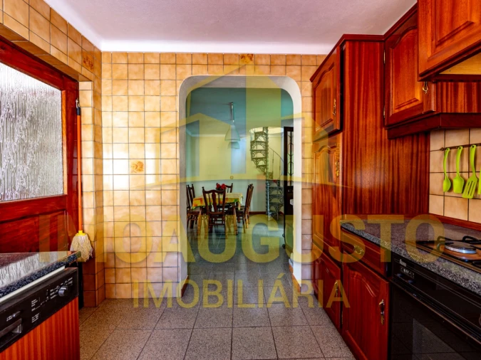 Moradia T5 para Venda em Sazes da Beira Foto 5