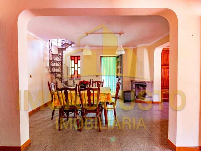 Moradia T5 para Venda em Sazes da Beira Foto 7