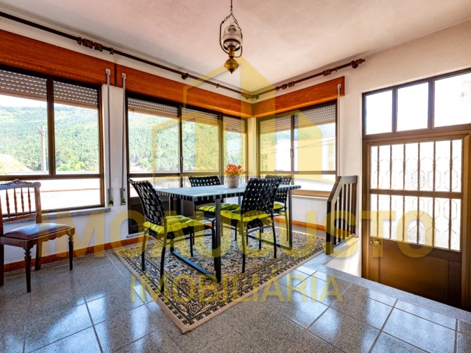 Moradia T5 para Venda em Sazes da Beira Foto 8