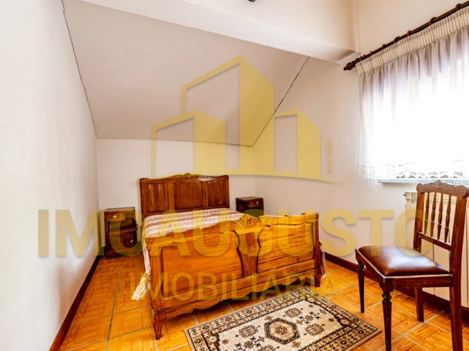 Moradia T5 para Venda em Sazes da Beira Foto 17