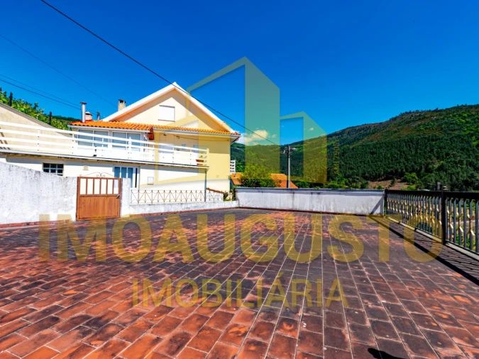 Moradia T5 para Venda em Sazes da Beira Foto 29