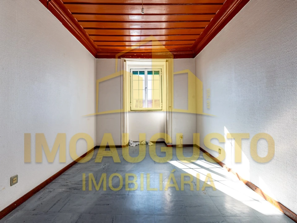 Prédio para Venda em Guarda Foto 17