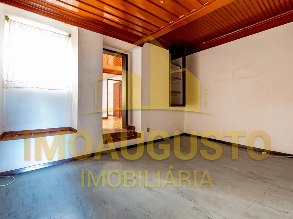 Prédio para Venda em Guarda Foto 18