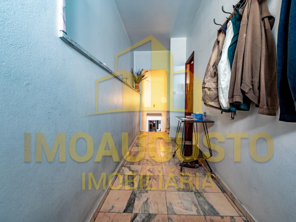 Prédio para Venda em Guarda Foto 23