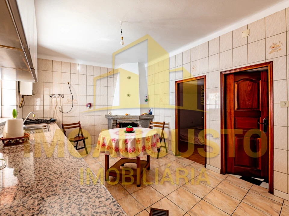 Prédio para Venda em Guarda Foto 30