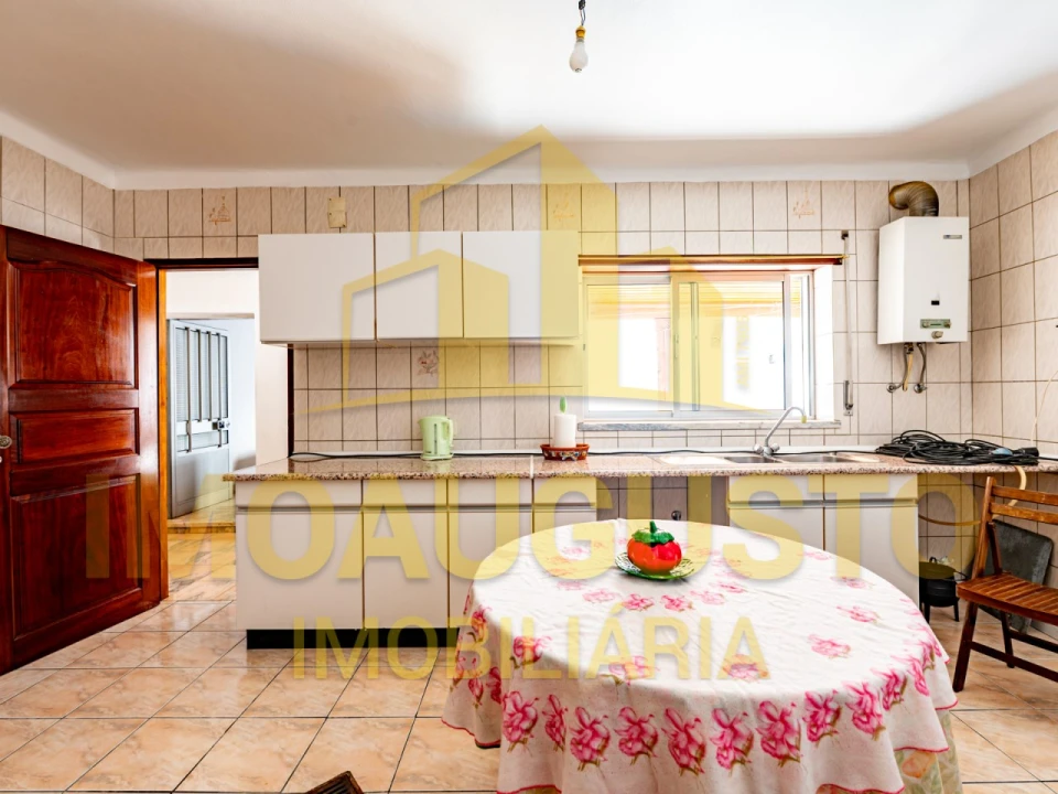 Prédio para Venda em Guarda Foto 31