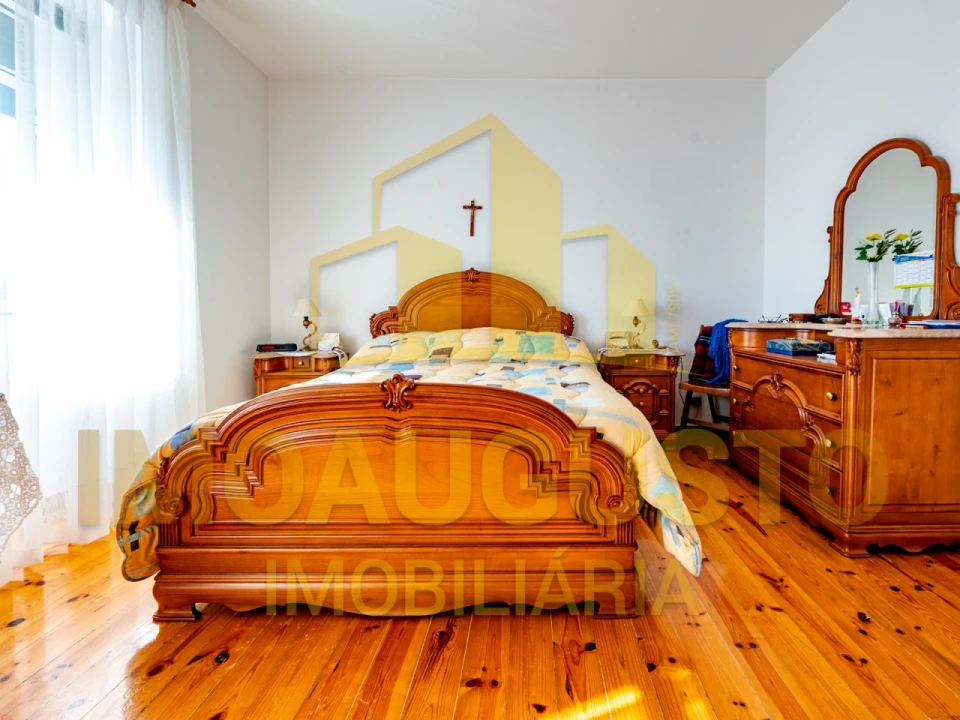 Prédio para Venda em Guarda Foto 51