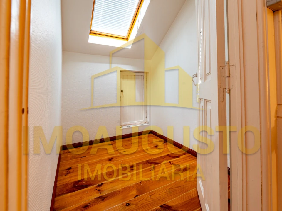 Prédio para Venda em Guarda Foto 53