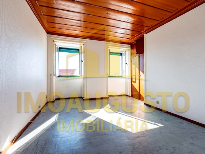 Prédio para Venda em Guarda Foto 12