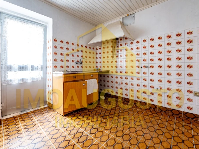 Prédio para Venda em Guarda Foto 21