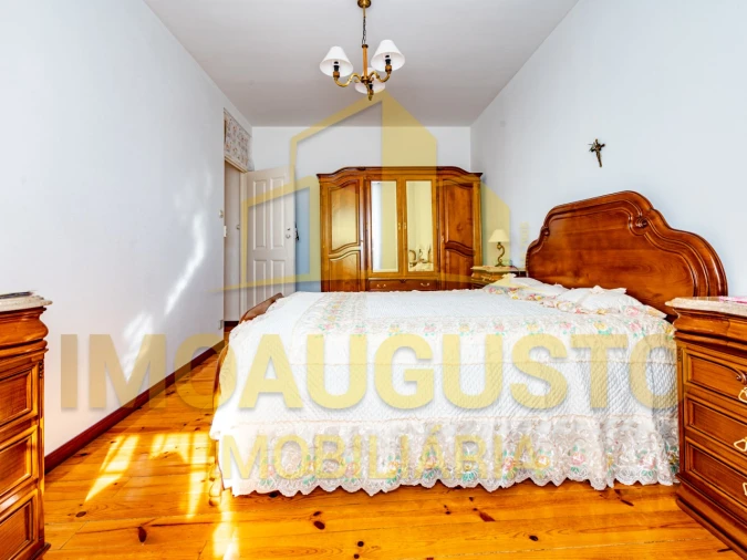 Prédio para Venda em Guarda Foto 50