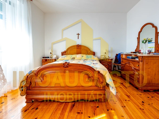 Prédio para Venda em Guarda Foto 51