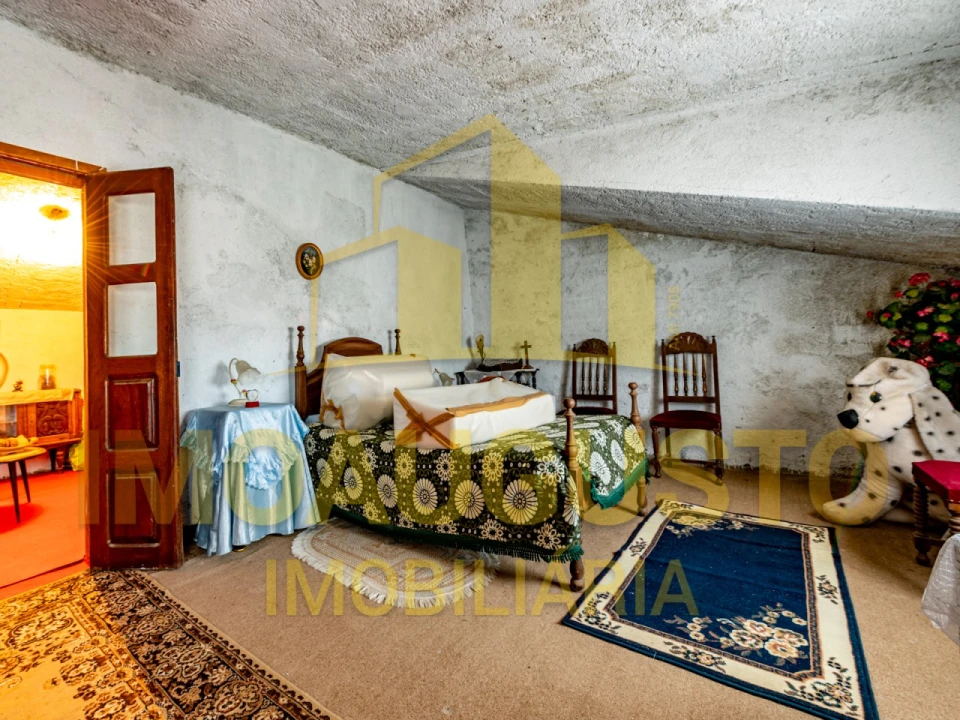 Moradia T4 para Venda em Rapa e Cadafaz Foto 22