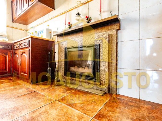 Moradia T4 para Venda em Rapa e Cadafaz Foto 5