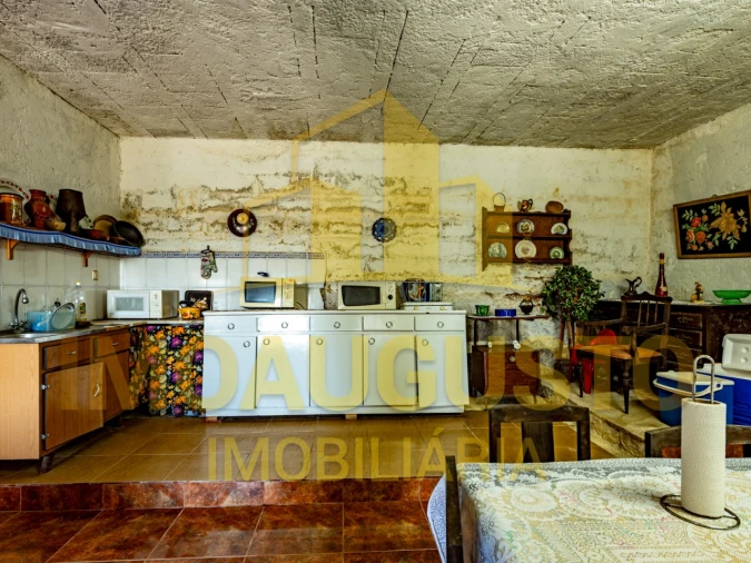 Moradia T4 para Venda em Rapa e Cadafaz Foto 17