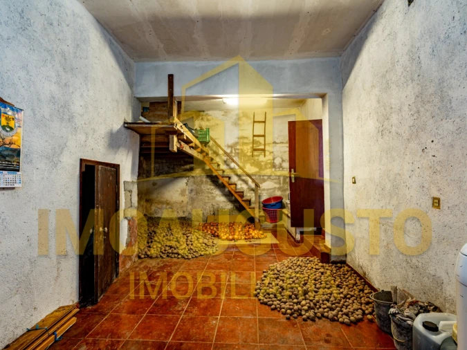 Moradia T4 para Venda em Rapa e Cadafaz Foto 18